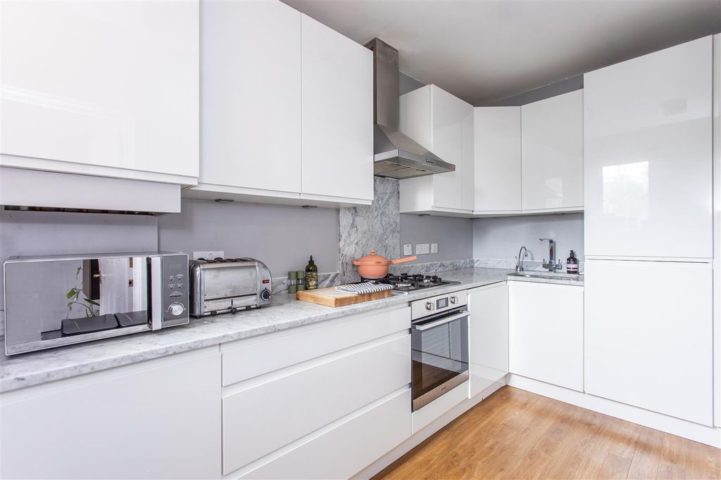 Property photo 2 of 16 Kitchen