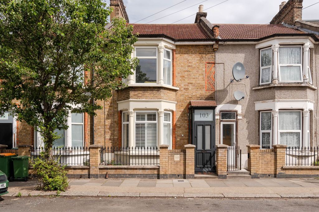 Property photo 1 of 34
