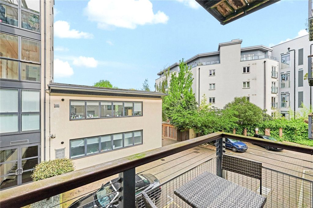 Property photo 3 of 17 Picture No. 09