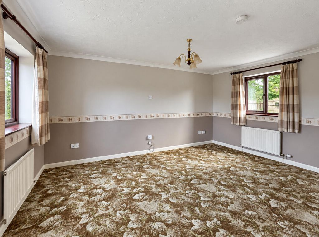 Property photo 2 of 7 Living Room