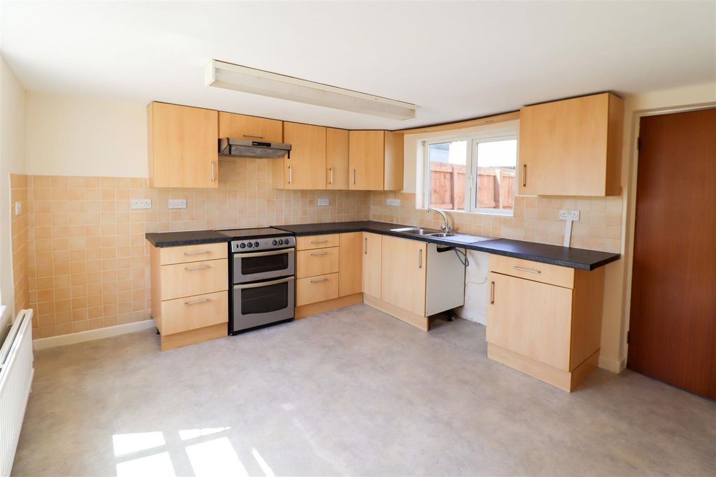 Property photo 2 of 12 Kitchen.Jpg
