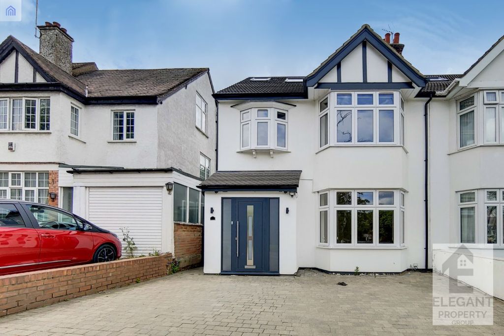 Property photo 1 of 28