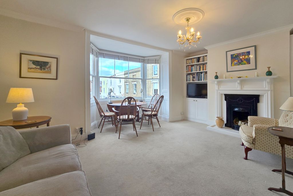 Property photo 2 of 9 Flat 3 Sitting Room 1