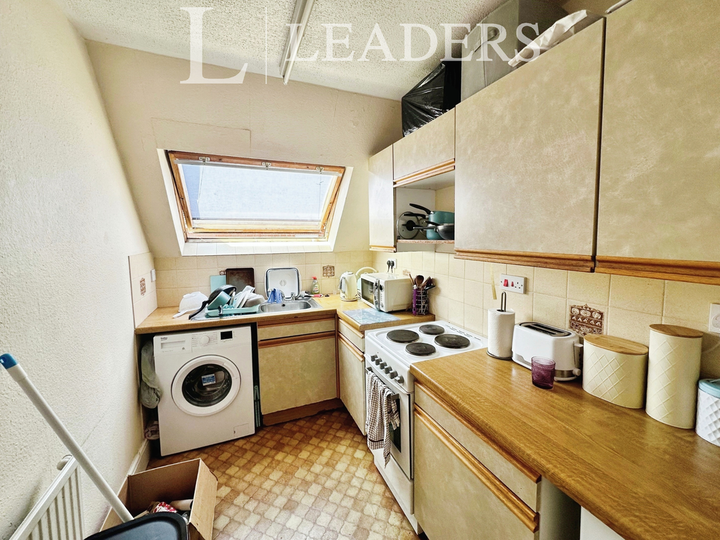 Property photo 3 of 5 Kitchen