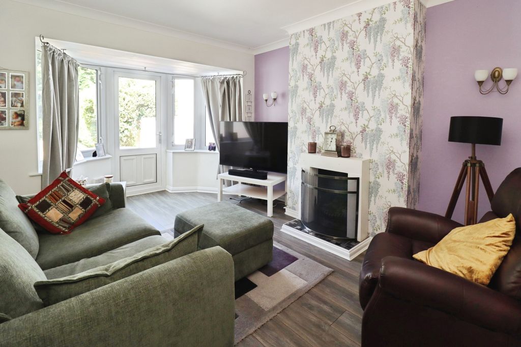 Property photo 2 of 22