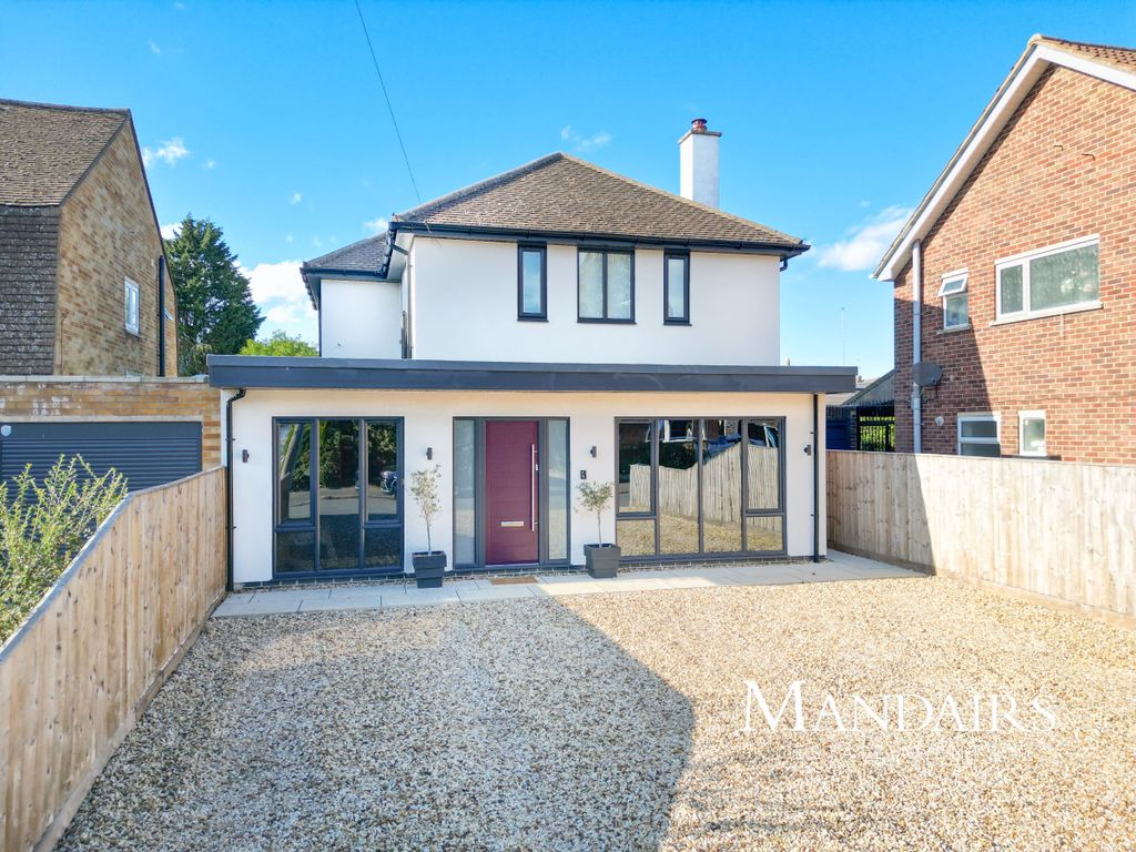 Property photo 1 of 32