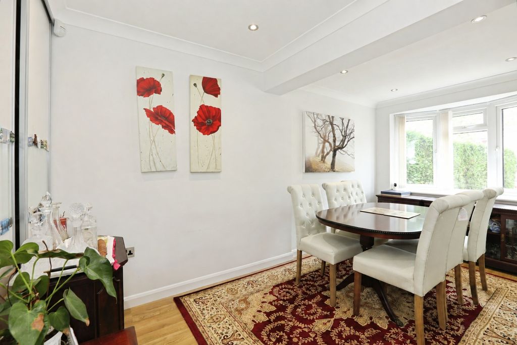 Property photo 3 of 16 Dining Room