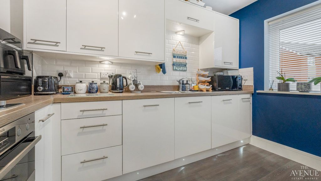 Property photo 3 of 21 4788456