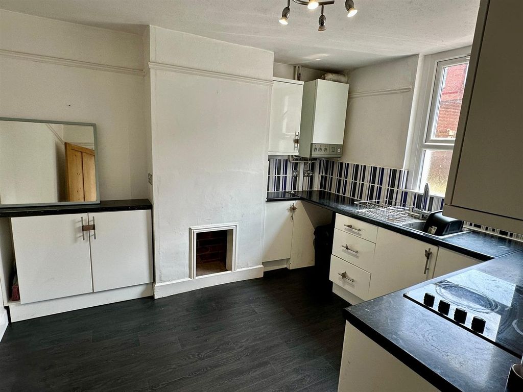 Property photo 2 of 13