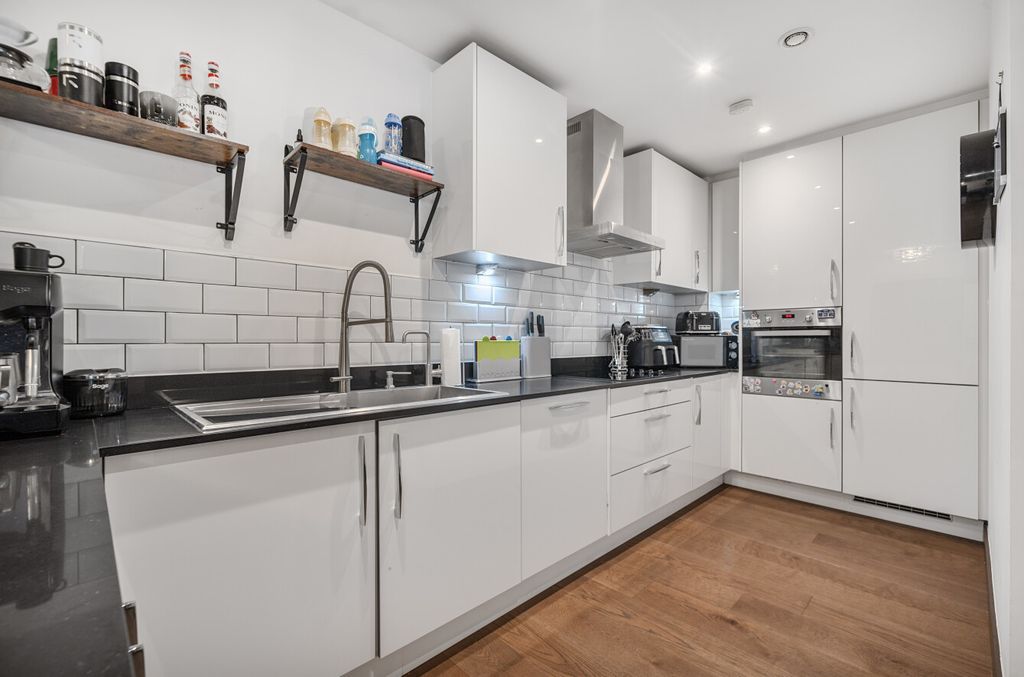 Property photo 3 of 23 1319824-1-6867Aee...