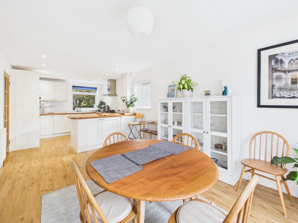 Property photo 2 of 26 Dining Kitchen