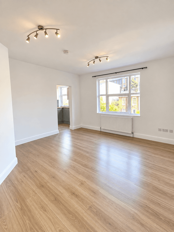 Property photo 2 of 5 Oakfield Road (1)