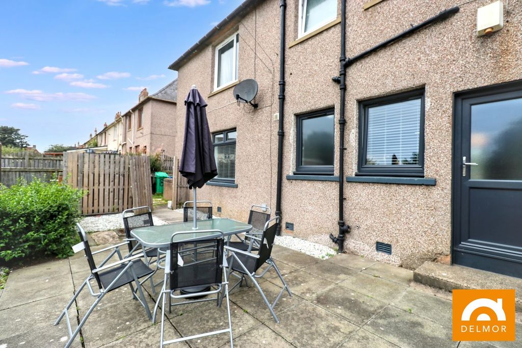 Property photo 2 of 26