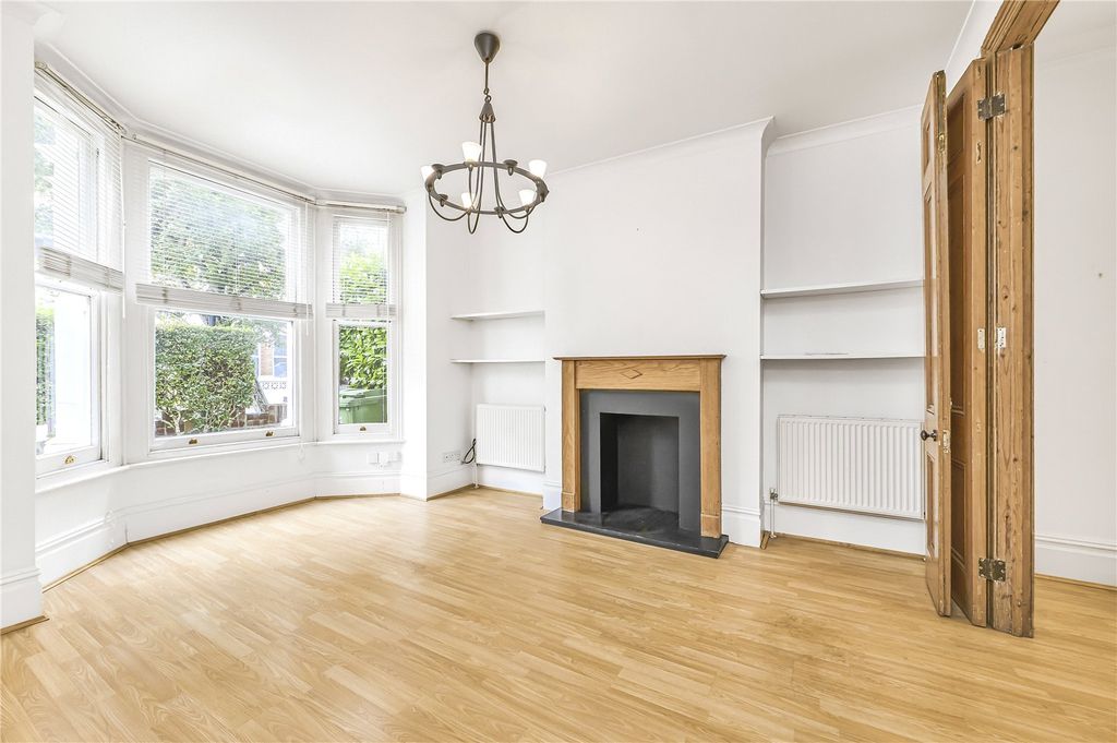 Property photo 2 of 8 Picture No. 30