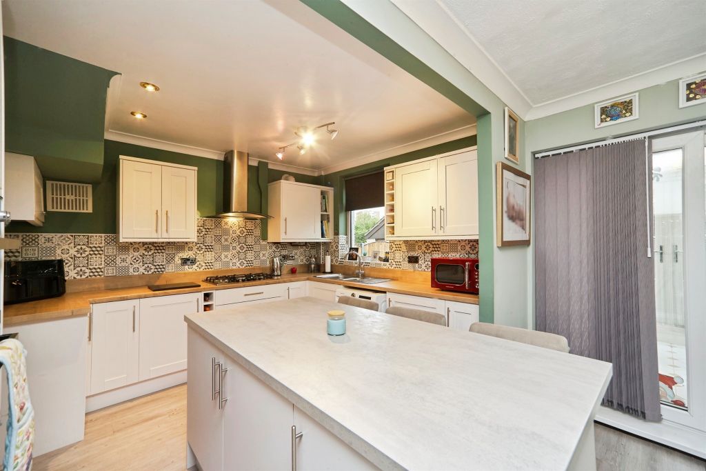 Property photo 3 of 13