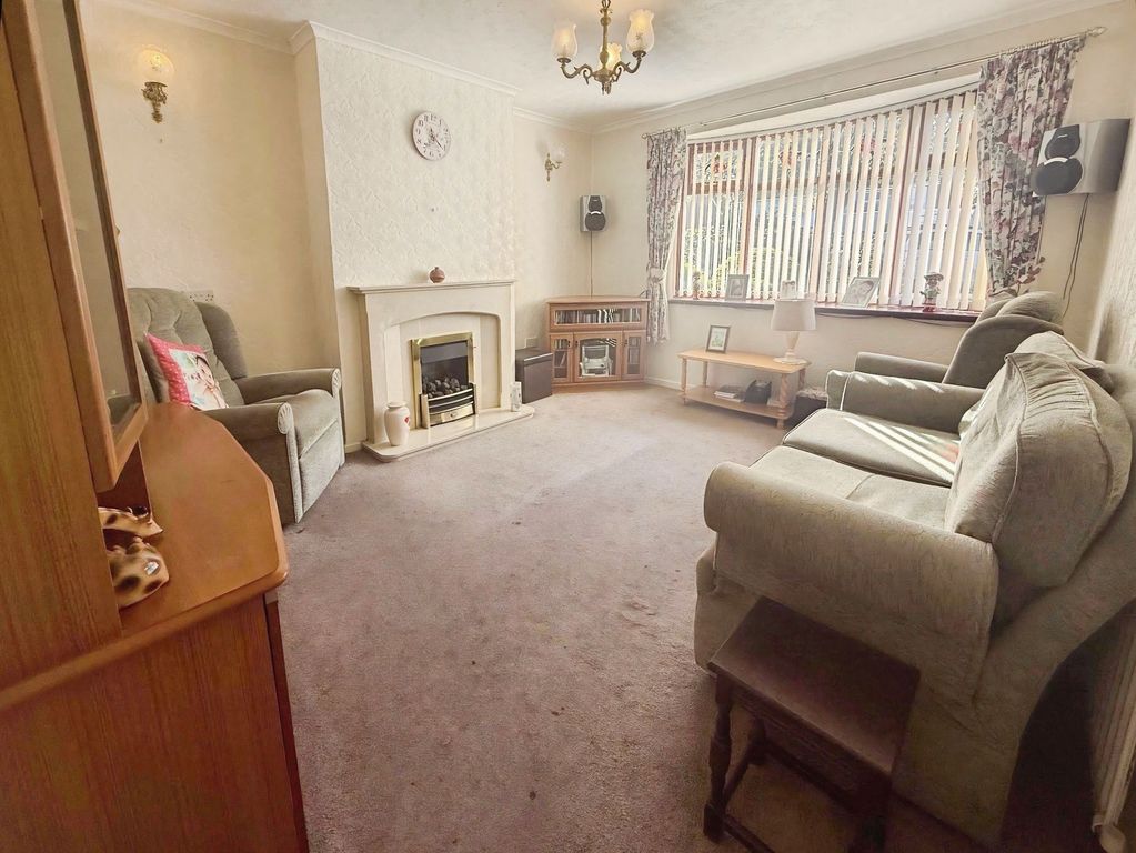 Property photo 3 of 14 Living Room