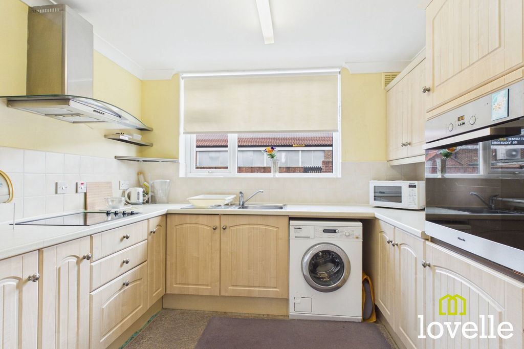 Property photo 3 of 26