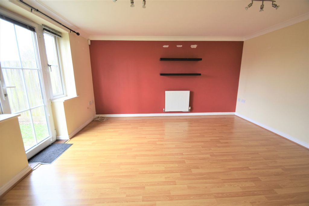 Property photo 3 of 10 Photo 02