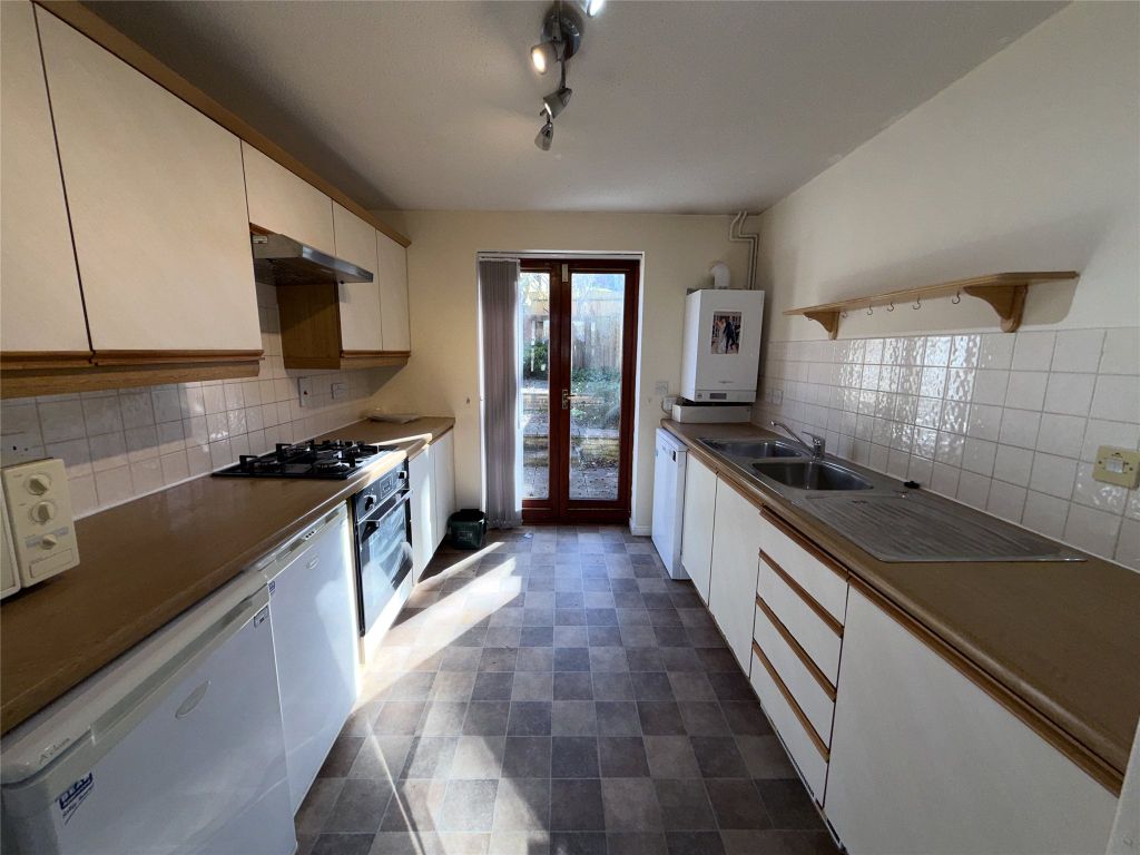 Property photo 3 of 9 Kitchen