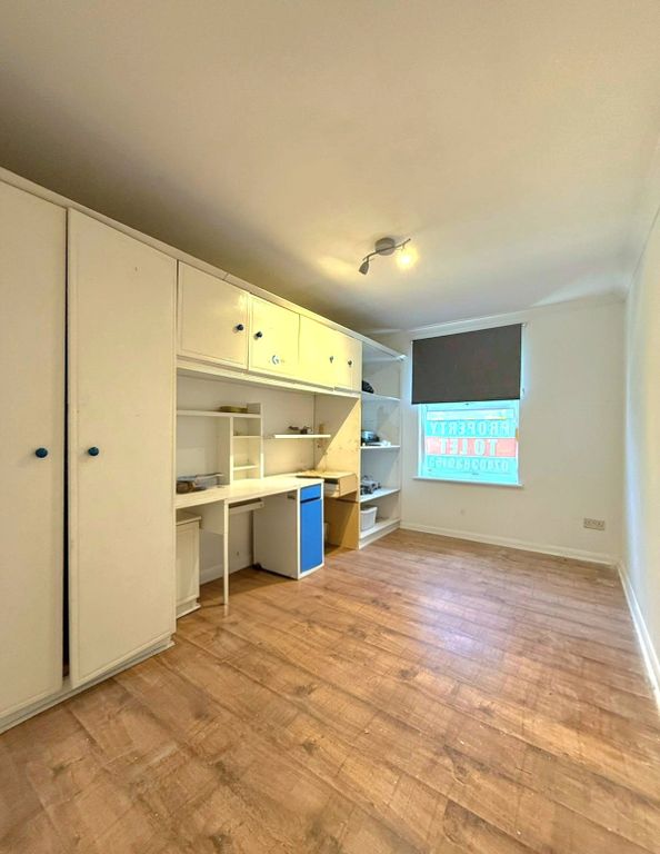 Property photo 2 of 8 Picture No. 18