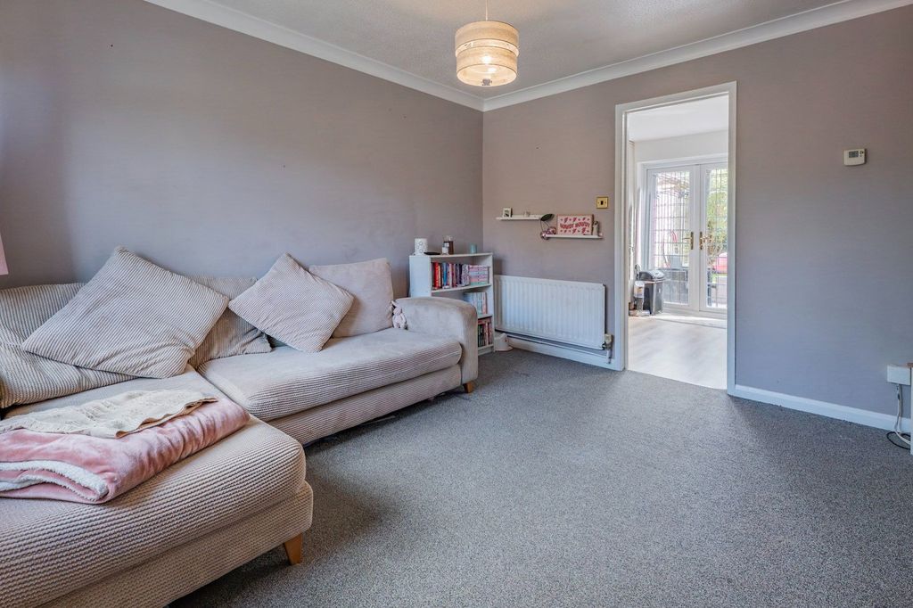 Property photo 3 of 12