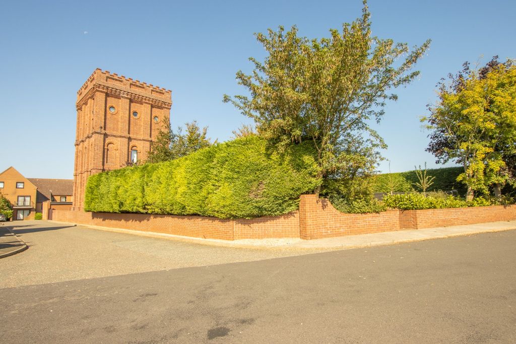 Property photo 1 of 16 4437432