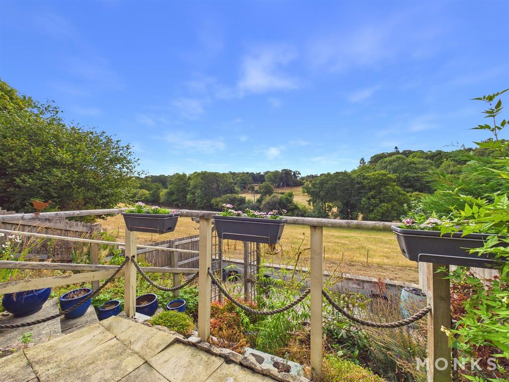 Property photo 2 of 13 Cam01420G0-Pr0973-Still004.Jpg