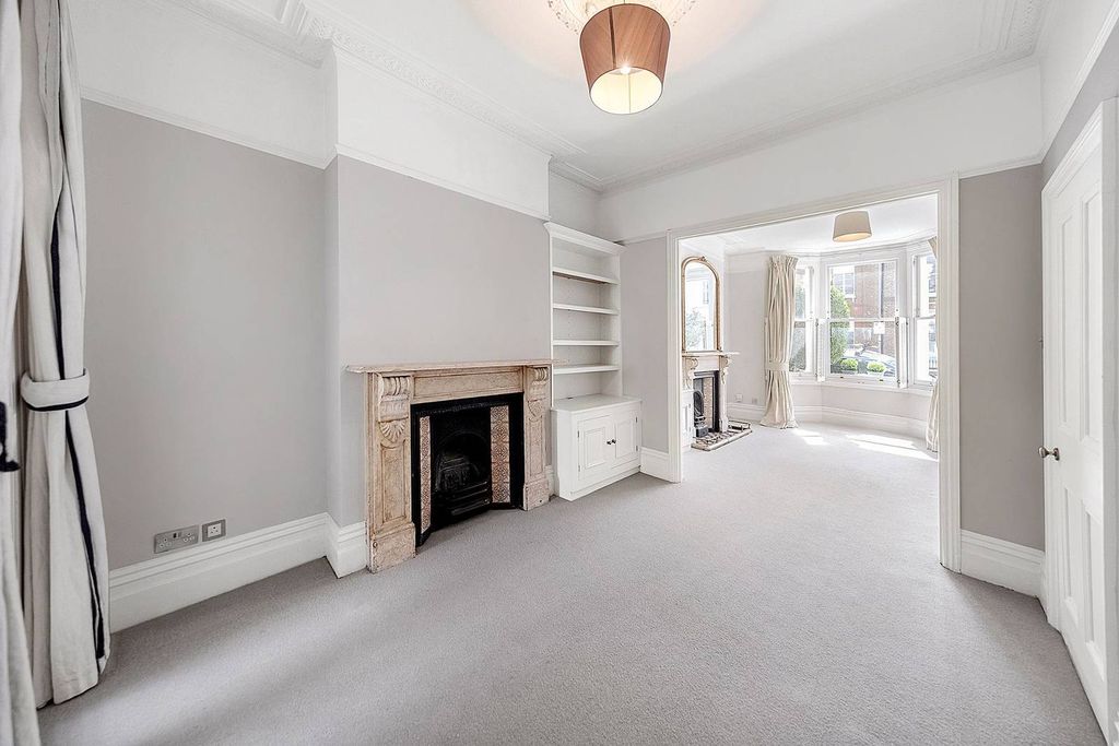 Property photo 1 of 21