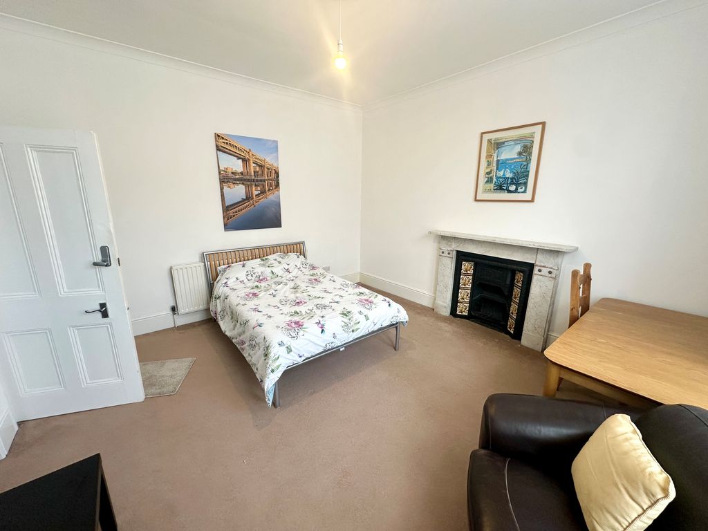 Property photo 2 of 3