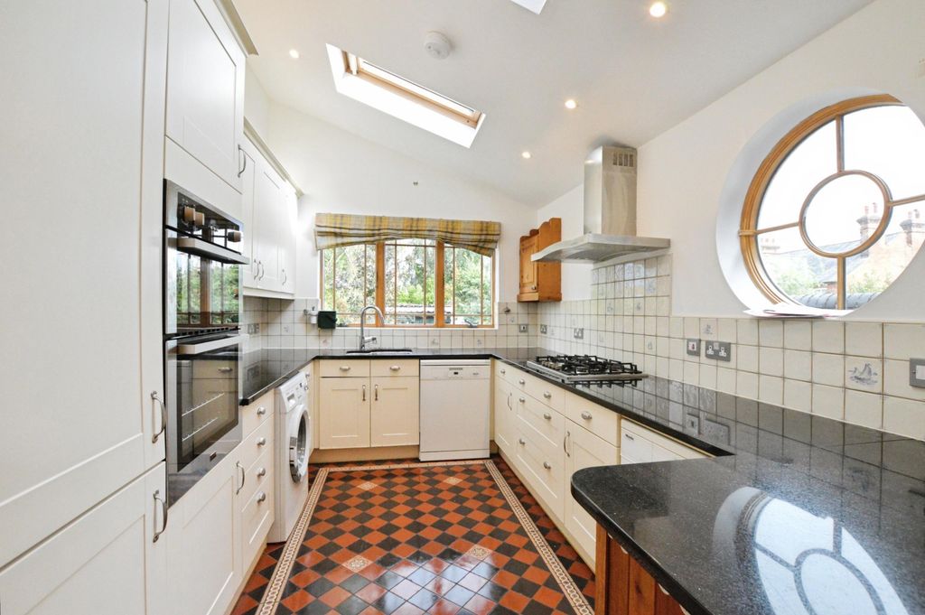 Property photo 2 of 16