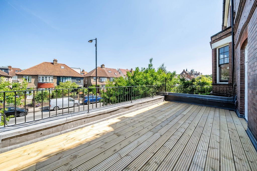 Property photo 1 of 12 Terrace
