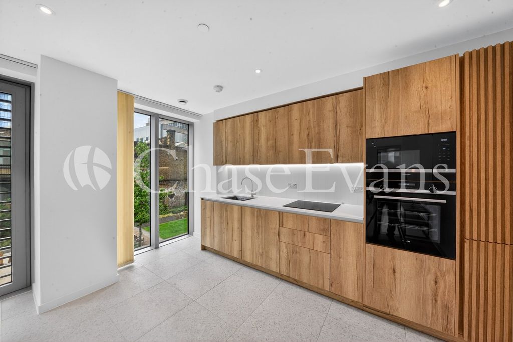 Property photo 3 of 12 Kitchen