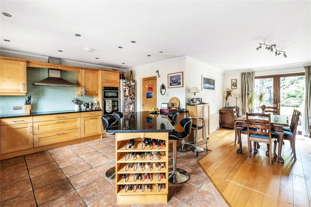 Property photo 2 of 13 Kitchen