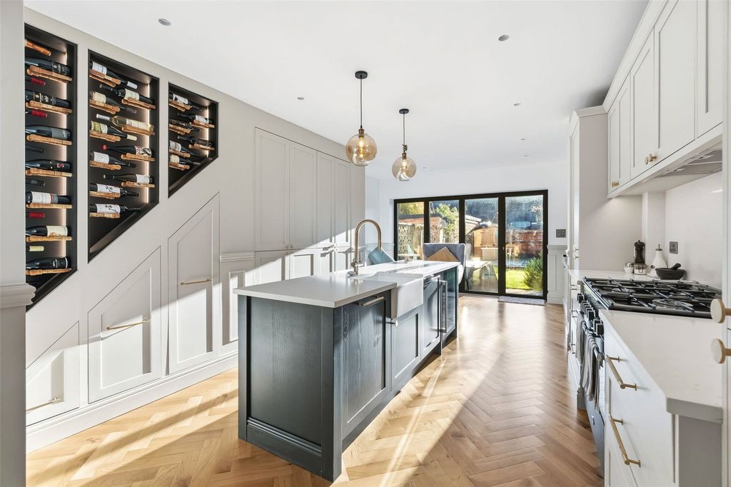 Property photo 2 of 11 Picture No. 08