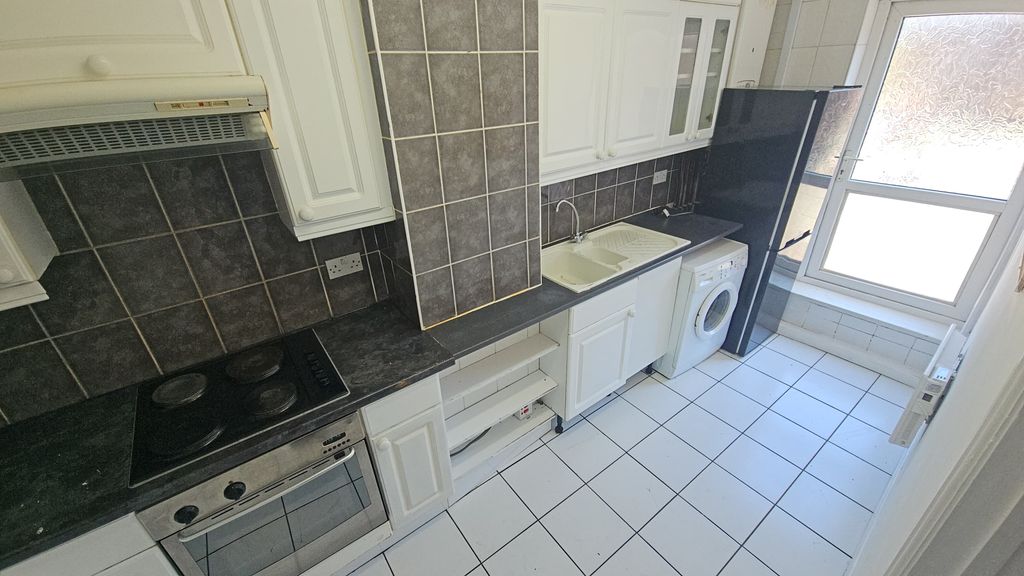 Property photo 1 of 12 Kitchen