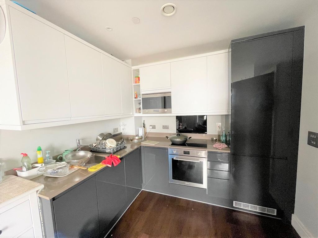 Property photo 3 of 10 Kitchen.Jpg