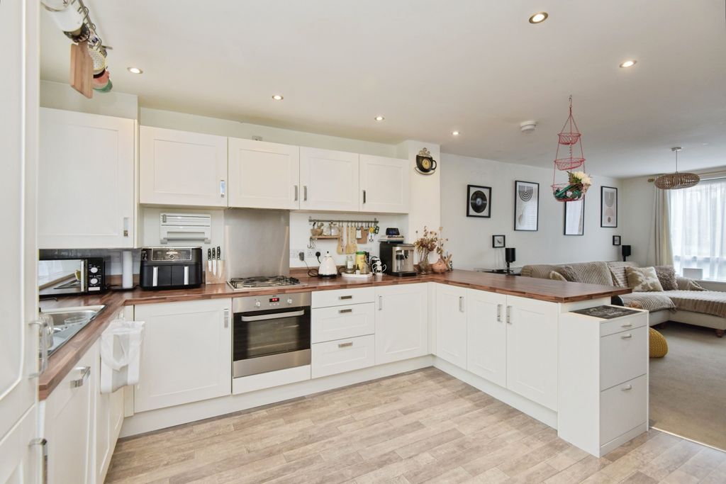 Property photo 3 of 32 _Npp1333