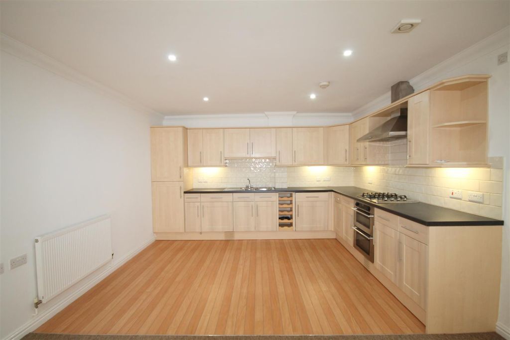 Property photo 2 of 15 Kitchen 2.Jpg