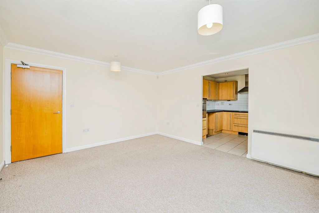 Property photo 3 of 14