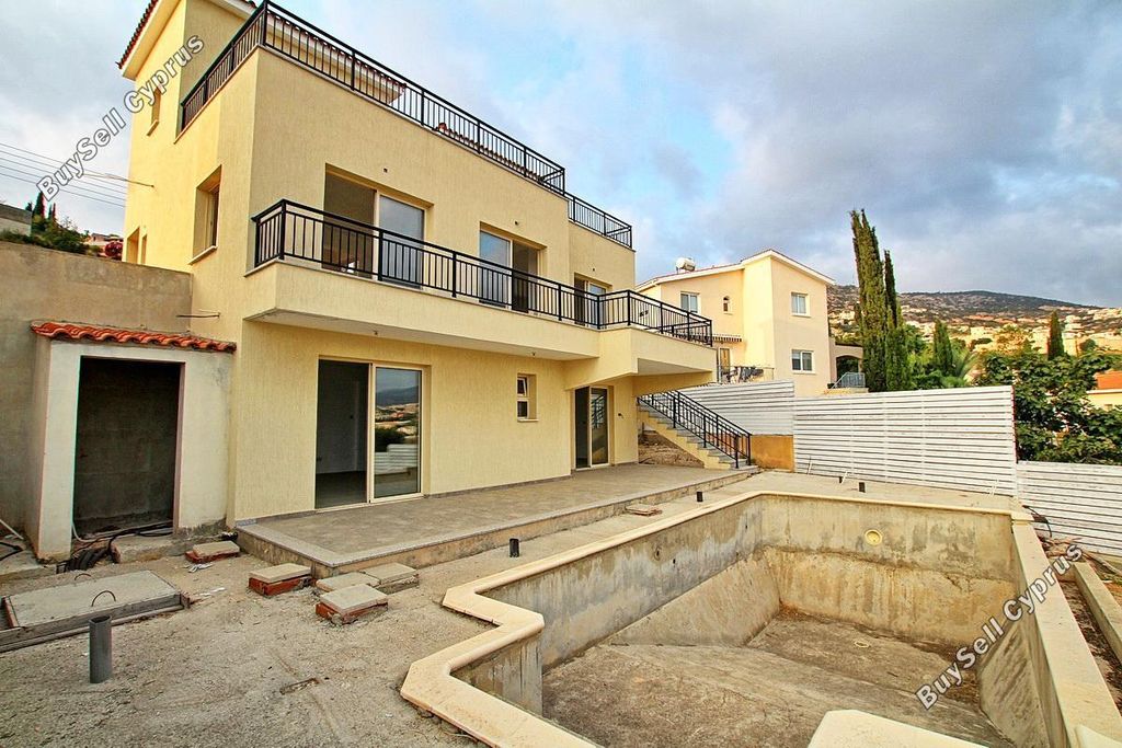 Property photo 1 of 35