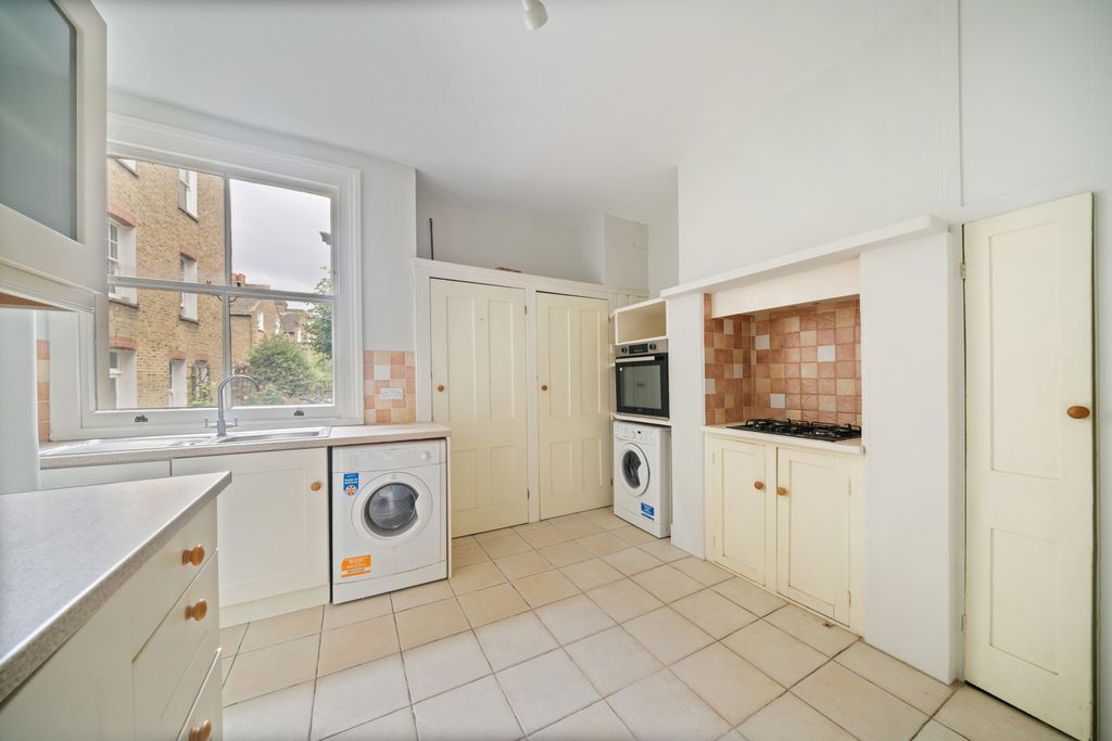 Property photo 3 of 12