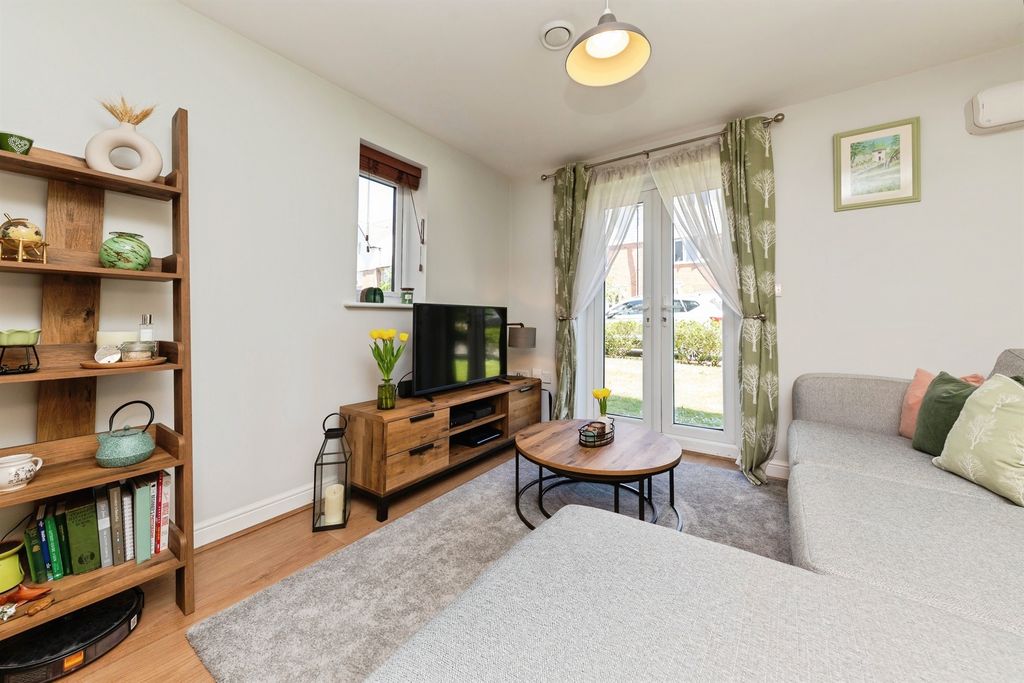 Property photo 3 of 17