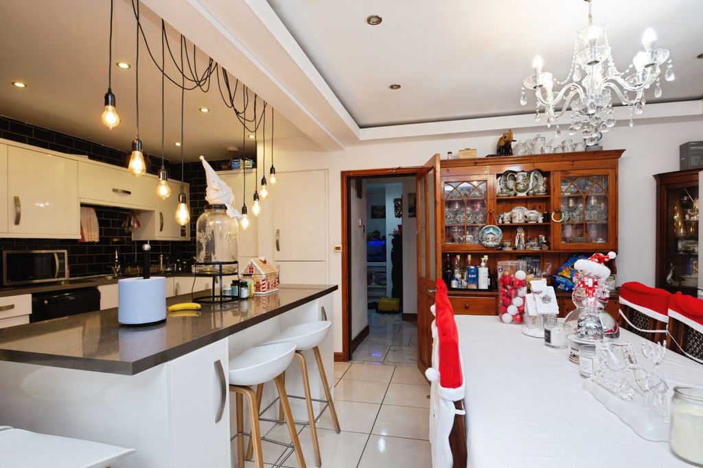 Property photo 3 of 15 Open Plan Living