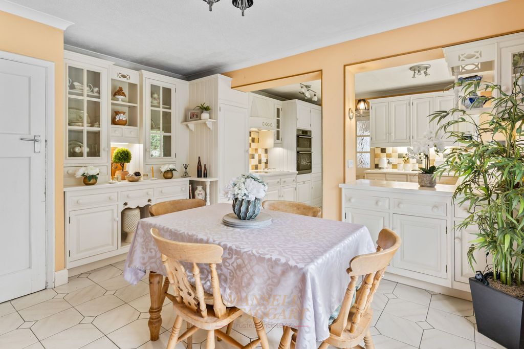 Additional image 11 of 4 bed detached house for saleHoltye Road, East Grinstead RH19