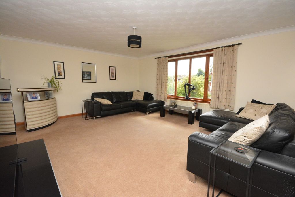Property photo 2 of 20