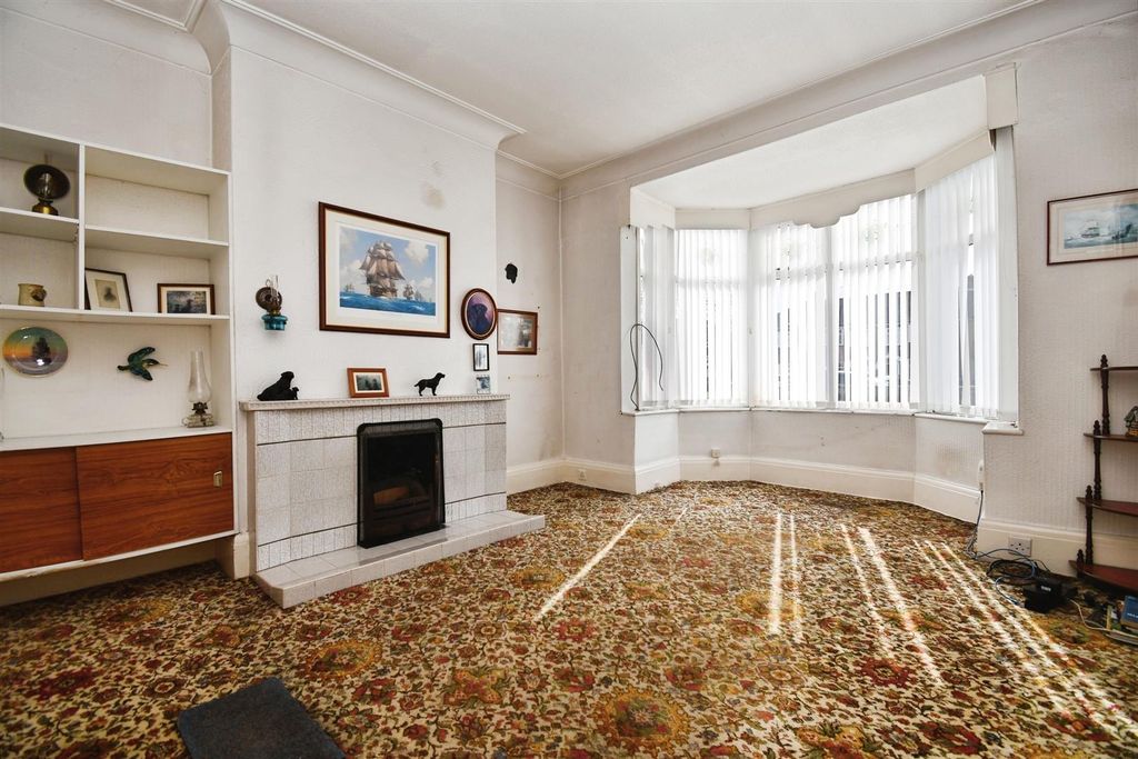 Property photo 2 of 11 2Deffd84-U 20 286 29.Jpg