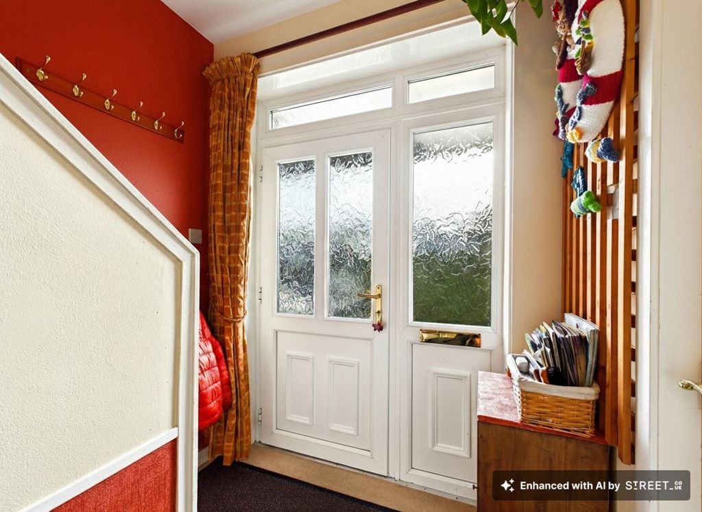 Property photo 2 of 20