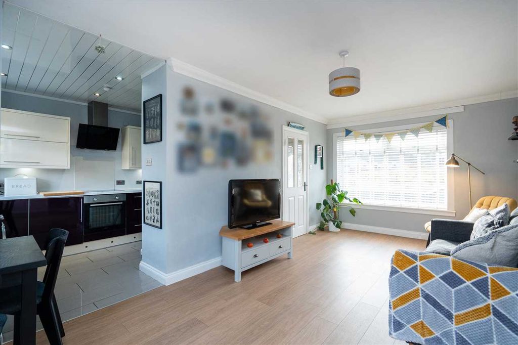 Property photo 3 of 24