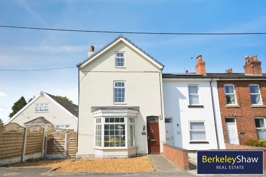 Property photo 1 of 16 External