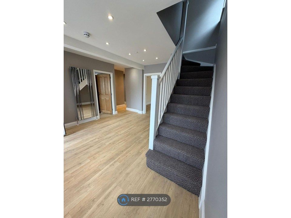 Property photo 3 of 21 Stairs